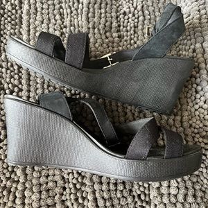 NWOT Crocs wedges
